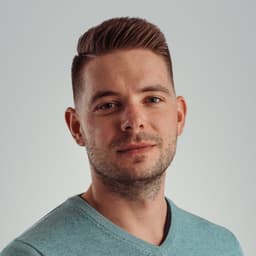 Dejan E.